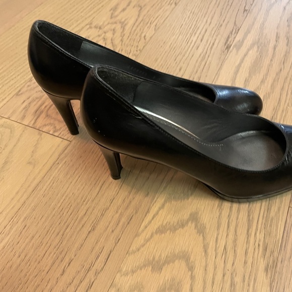 Stuart Weitzman pumps - Picture 3 of 4